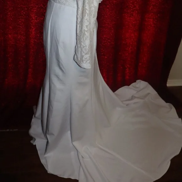 Wedding dress - Picture 5 of 5